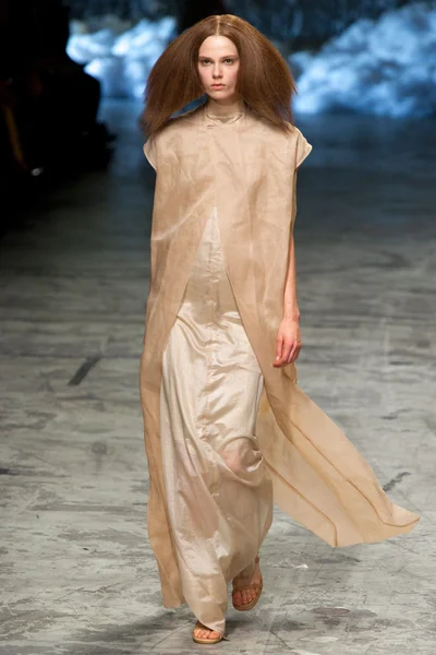 Look 14